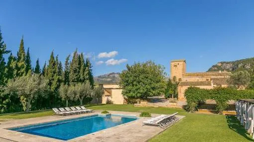 Stunning Finca in Mallorca with Large Private Pool, A/C & Wi-Fi Stunning Finca in Mallorca with Large Private Pool, A/C & Wi-Fi