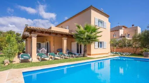 "Villa Manuela" 10-minutes from Cala Mondragó with Infinity Pool, Garden & Wi-Fi