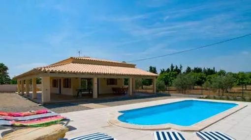 Chalet Villa Cuadra with Mountain View, Pool, Garden, Terrace, A/C, Bbq and Wi-Fi