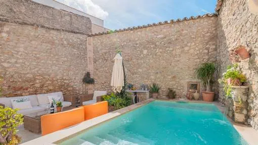 Holiday Home Maria de la Salut with Garden and Wi-Fi