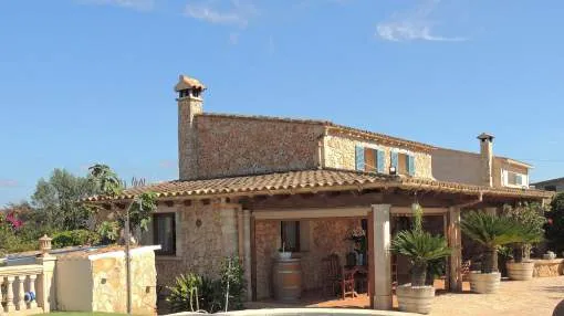 Villa Sera with Pool, Garden, 2 Terraces & Wi-Fi Villa Sera with Pool, Garden, 2 Terraces & Wi-Fi