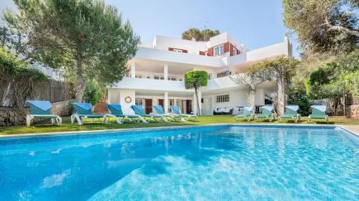 'Villa Es Cantò' with Sea View, Pool & Wi-Fi