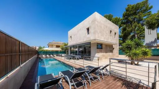 Holiday Home Villa Iola with Pool, Garden, Terraces & Wi-Fi