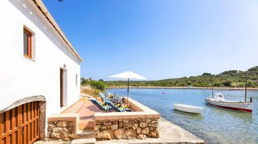 Holiday Home 'Petita Casa Marinero' with Sea View, Private Terrace & Wi-Fi