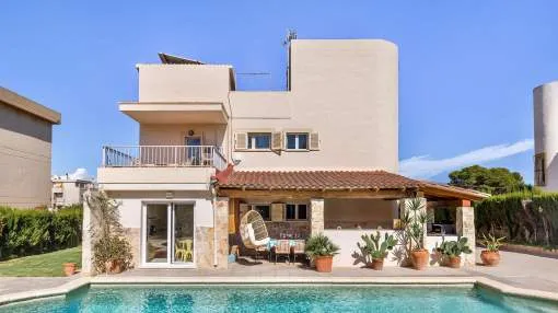 Vacation Home 'Villa Santa Lucia' with Private Pool, Terraces and Wi-Fi