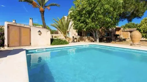 Country House 'Finca Can Menut' with Mountain View, Pool & Wi-Fi Country House 'Finca Can Menut' with Mountain View, Pool & Wi-Fi