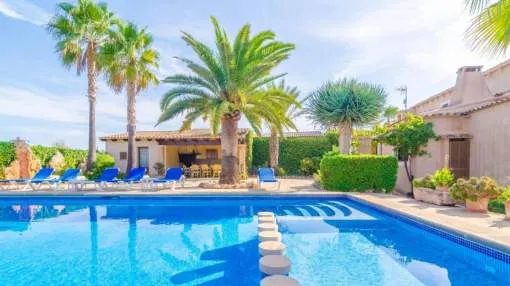 "Villa Can Puça" with Pool, Garden, Terrace & Wi-Fi