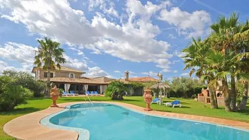 Gamundi - Country house with garden and big swimming pool at 3 km from the beach Gamundi - Country house with garden and big swimming pool at 3 km from the beach
