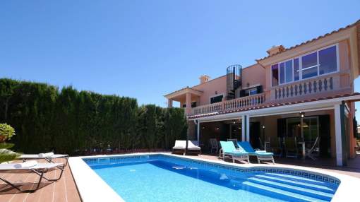 House in Puig de Ros for 8 guests House in Puig de Ros for 8 guests