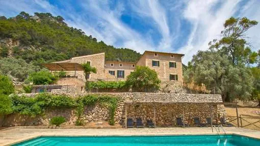 Fantastically beautiful finca with stunning panoramic views and large pool Fantastically beautiful finca with stunning panoramic views and large pool