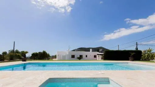 Elegant villa with XXL pool in Santa Eulalia Elegant villa with XXL pool in Santa Eulalia