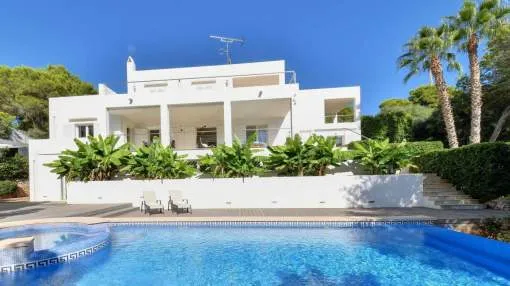 Villa with direct beach access for 8 people in Cala d'Or Villa with direct beach access for 8 people in Cala d'Or