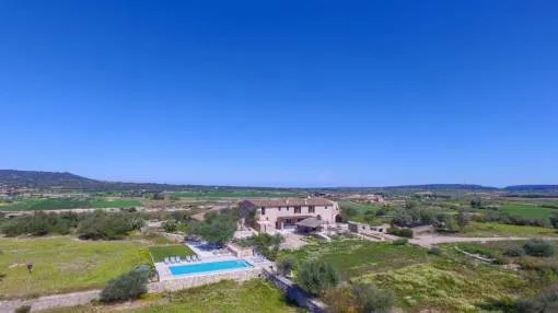 Spacious finca with large pool in Vilafranca de Bonany Spacious finca with large pool in Vilafranca de Bonany