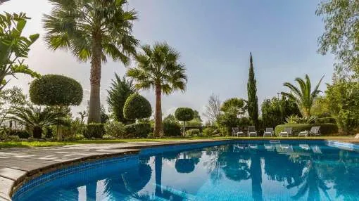 Holiday home with private pool, garden and air conditioning Holiday home with private pool, garden and air conditioning
