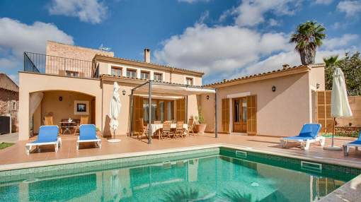 Family finca with private pool in rural surroundings Family finca with private pool in rural surroundings