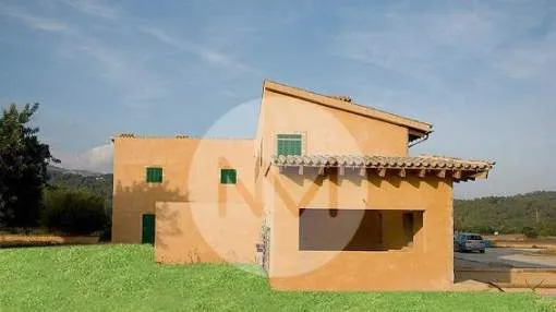 Country house Establiments: Magnificent rustic country house very near to Palma Majorca. 