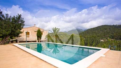 Country house Esporles: Rustic country mansion on hillside in Esporles Majorca. Country house Esporles: Rustic country mansion on hillside in Esporles Majorca.