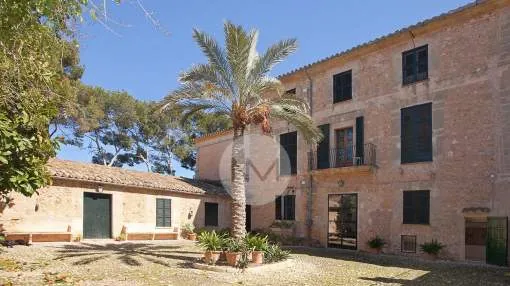 Rustic country house in estate in Marratxi. Rustic country house in estate in Marratxi.
