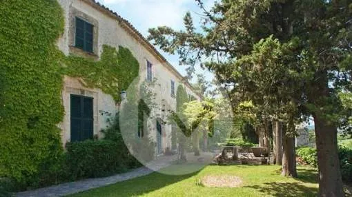 Historic finca with Agrotourism license for sale in Campanet, Majorca 