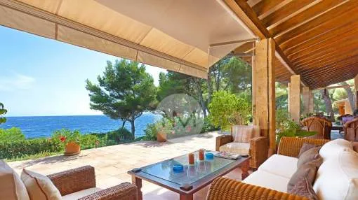 Front line villa with direct sea access in Costa de los Pinos, Majorca 