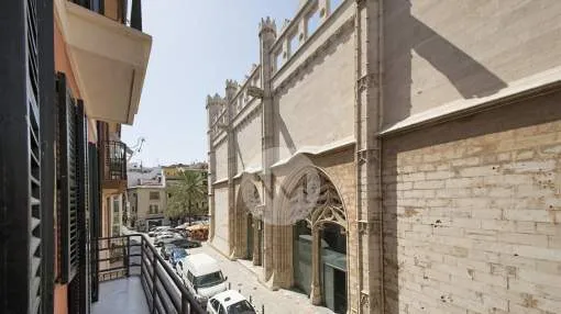 Spacious residential building opposite the Lonja in Palma de Majorca Spacious residential building opposite the Lonja in Palma de Majorca