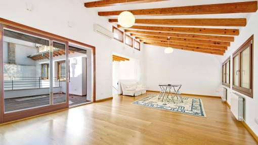 Fantastic duplex for sale with terrace in the Old Town, Palma de Mallorca Fantastic duplex for sale with terrace in the Old Town, Palma de Mallorca
