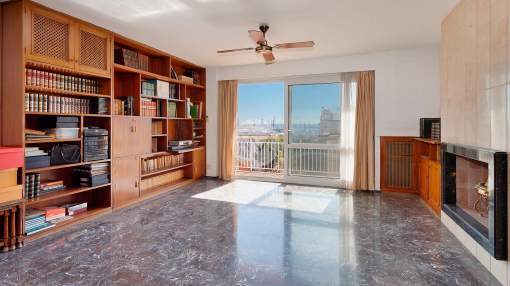 Bright apartment with harbour views for sale in the Tennis area, in Palma. Bright apartment with harbour views for sale in the Tennis area, in Palma.