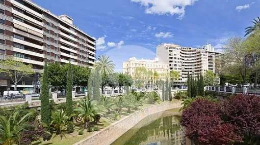 Apartment with 4 bedrooms and terrace for rent in Paseo Mallorca area, Palma center
Apartment with 4 bedrooms and terrace for rent in Paseo Mallorca area, Palma center