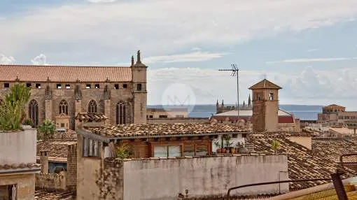 Cozy, semi-renovated apartment for sale in the old town of Palma Cozy, semi-renovated apartment for sale in the old town of Palma