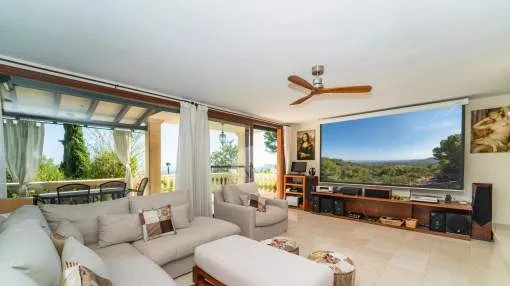 Finca with a lot of privacy for sale in Establiments, Majorca. Finca with a lot of privacy for sale in Establiments, Majorca.