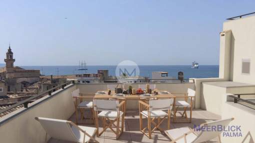 Exclusive apartment with terrace and sea views for sale in old town of Palma. Exclusive apartment with terrace and sea views for sale in old town of Palma.
