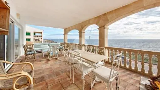 Exclusive property for rent in first sea line in Sa Rápita, Campos, Mallorca. Exclusive property for rent in first sea line in Sa Rápita, Campos, Mallorca.