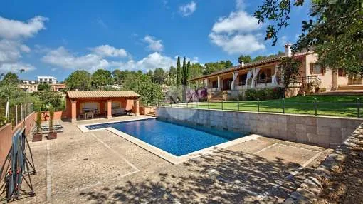 Spacious villa in a residential area for sale in Bunyola, Mallorca 