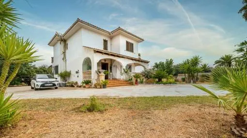 Villa in quiet residential area near Palma for sale in Marratxi, Mallorca 