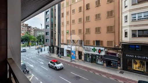 Spacious 4-bedroom apartment for sale in the centre of Palma, Majorca Spacious 4-bedroom apartment for sale in the centre of Palma, Majorca