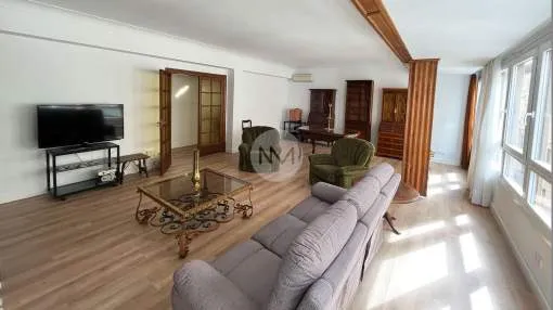 Spacious 4-bedroom apartment for rent in the centre of Palma de Mallorca Spacious 4-bedroom apartment for rent in the centre of Palma de Mallorca