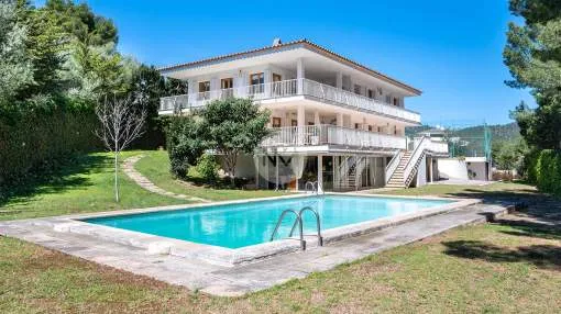 Villa with pool and tennis court for sale in Son Quint, Palma de Mallorca Villa with pool and tennis court for sale in Son Quint, Palma de Mallorca