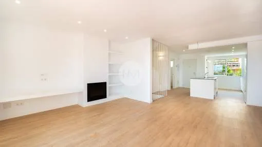 Newly renovated 3-bedroom townhouse with sea views in Cala Major, Mallorca Newly renovated 3-bedroom townhouse with sea views in Cala Major, Mallorca