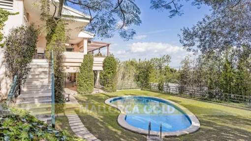 Family villa with large garden and views over Palma Family villa with large garden and views over Palma