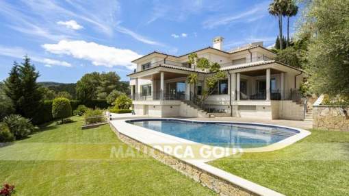 Perfect family villa with views to Palma Perfect family villa with views to Palma