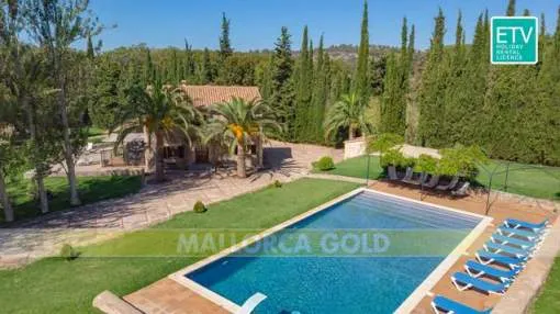Charming rustic finca on the outskirts of Valldemossa with pool and mountain view Charming rustic finca on the outskirts of Valldemossa with pool and mountain view