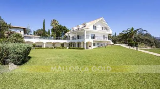 Modern villa in a dream setting in Establiments Modern villa in a dream setting in Establiments