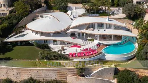 Stunning exceptional modern architectural waterfront Villa with unbeatable sea views and direct sea access Stunning exceptional modern architectural waterfront Villa with unbeatable sea views and direct sea access