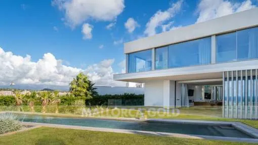 Newly built modern villa on the marina of Port Adriano