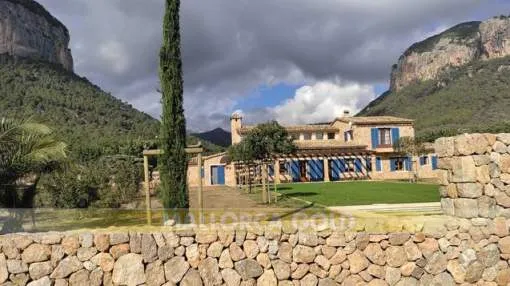 Very sunny stone-made-finca with large outdoor space Very sunny stone-made-finca with large outdoor space
