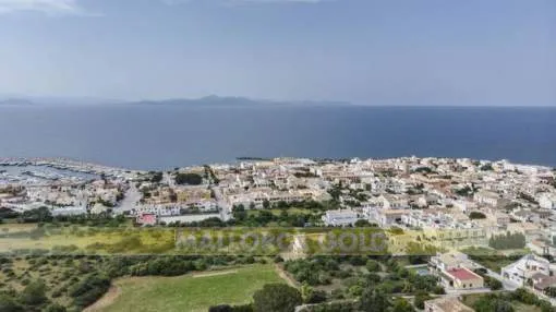 Fantastic building plot with panoramic views of the sea and the mountains