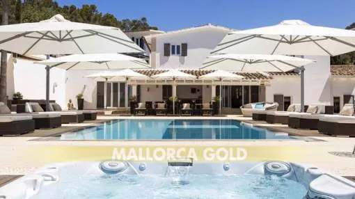 Magnificent completely renovated property with two guest houses and sea views in Coll den Baix Magnificent completely renovated property with two guest houses and sea views in Coll den Baix