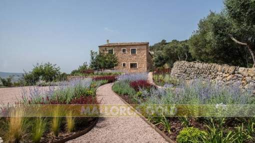 Luxury finca in idyllic location and panorama views Luxury finca in idyllic location and panorama views