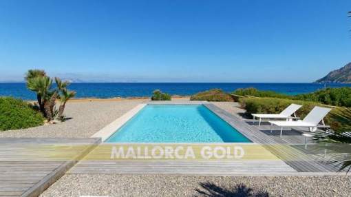 Spectacular modern waterfront villa with direct sea access in Betlem Spectacular modern waterfront villa with direct sea access in Betlem