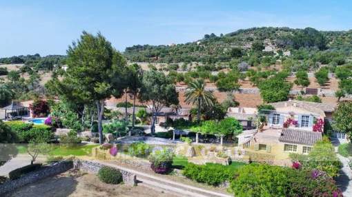 Romantic and peaceful finca with guest houses which has been renovated and enjoys lots of sun Romantic and peaceful finca with guest houses which has been renovated and enjoys lots of sun